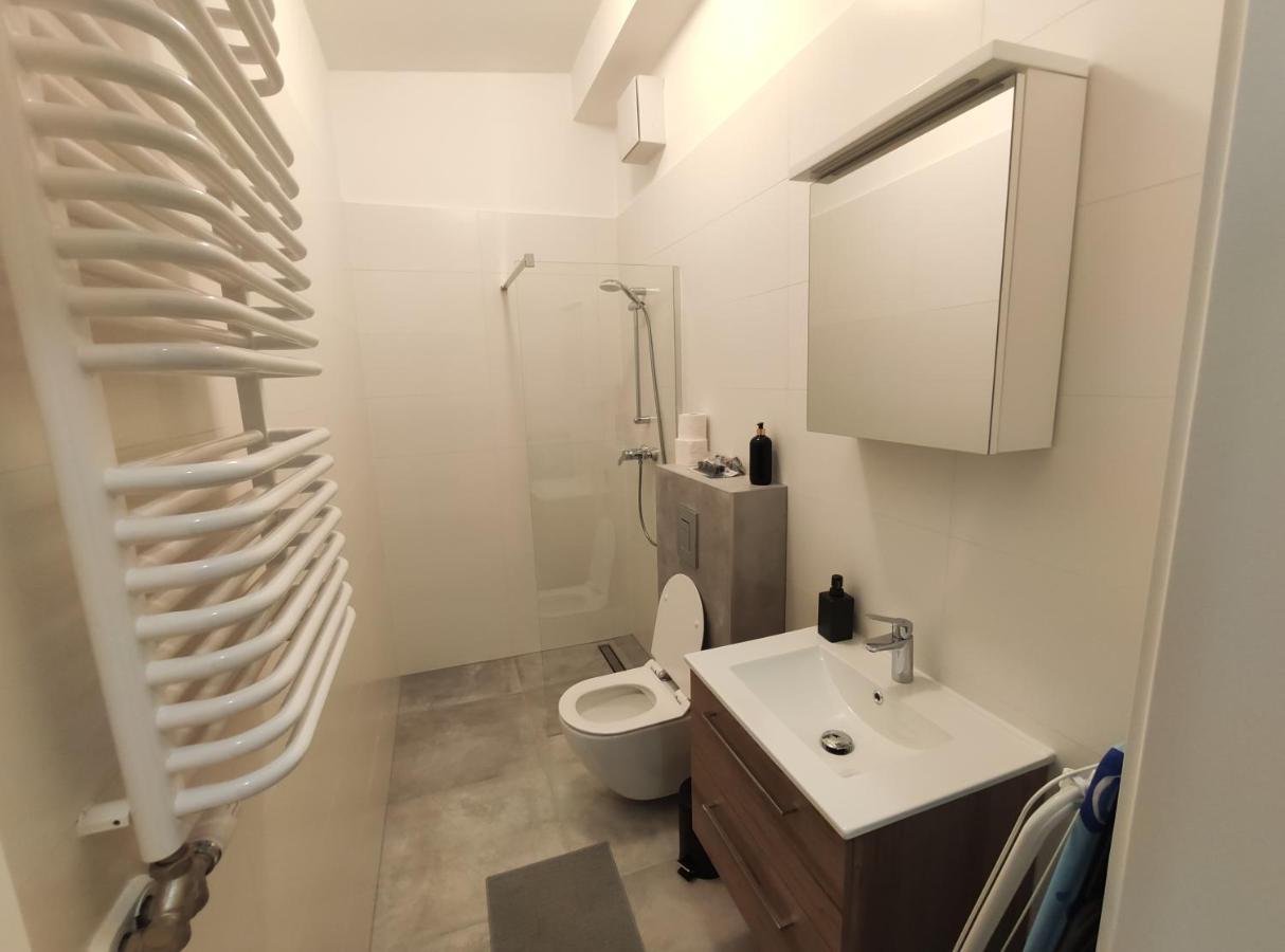 Hugo Vip Apartments Krasków Exterior foto
